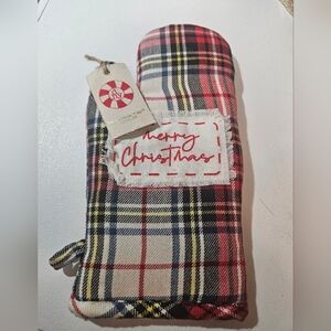 NWT! Handmade Christmas Oven Mitt!